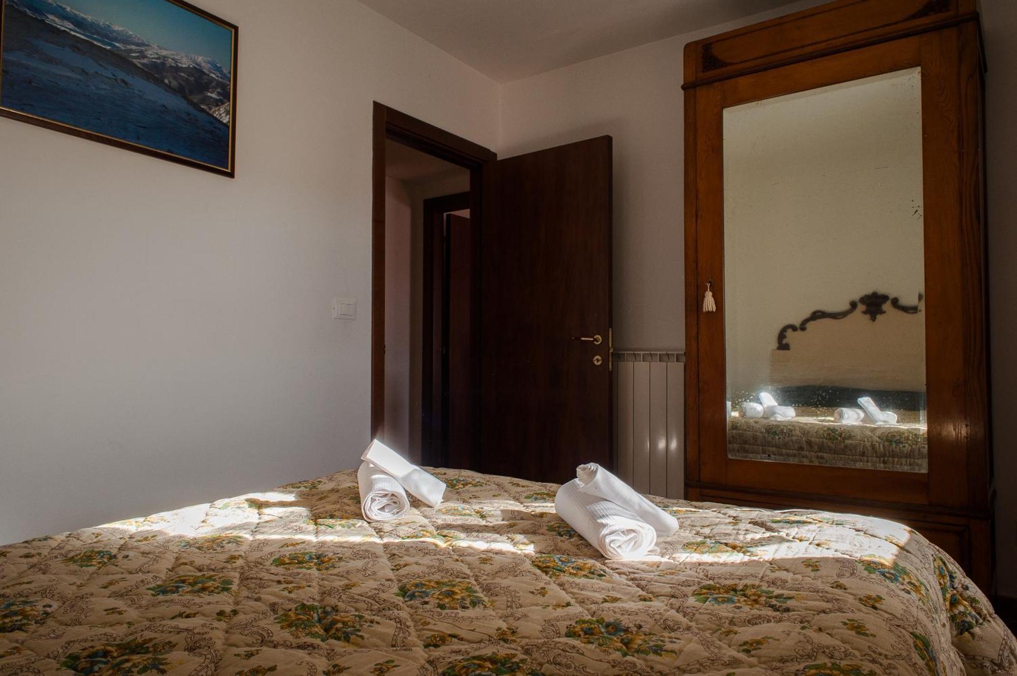 Casa Ladyhawke Apartment Santo Stefano Di Sessanio Exterior foto