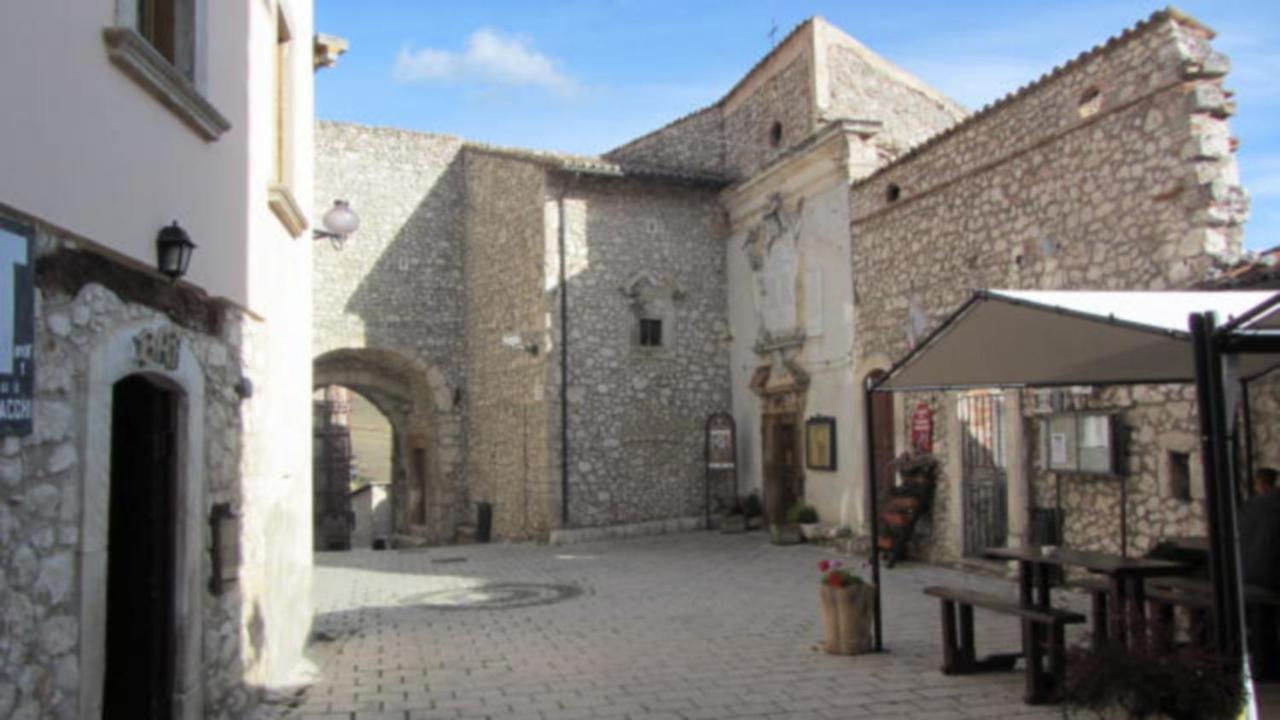 Casa Ladyhawke Apartment Santo Stefano Di Sessanio Exterior foto
